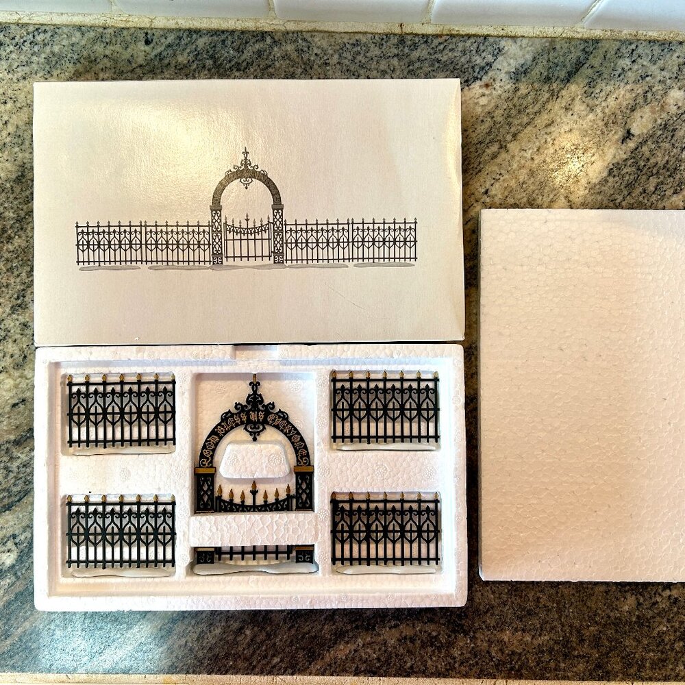 Dept 56 Heritage Village - Victorian Wrought Iron Fence And Gate #52523 NIB
